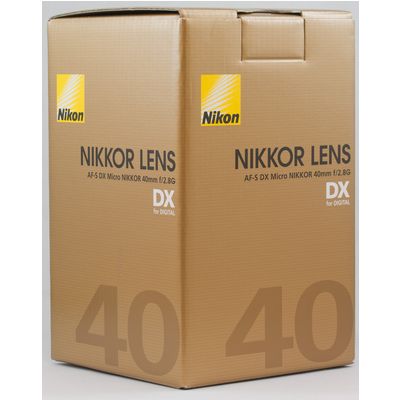 Nikon AF-S DX Nikkor 40mm f/2,8 Micro G  Nikon DX