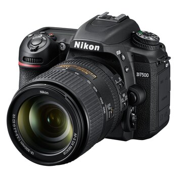 Nikon D7500 + AF-S DX Nikkor 18-300 VR 3.5-6.3 - Retourenmodell 