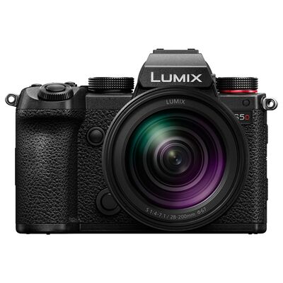Panasonic Lumix DC-S5D + 28-200mm f/4-7.1 MAKRO O.I.S 
