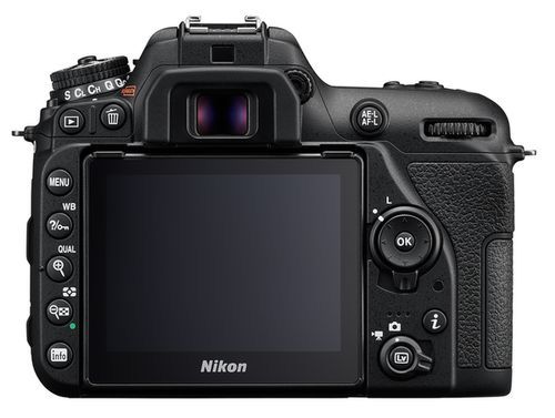 Nikon D7500 + AF-S DX Nikkor 18-300 VR 3.5-6.3 