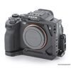Für weitere Info hier klicken. Artikel: Tilta Halber Kamerakäfig für Sony a7R V  Standard Schwarz