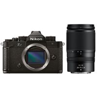 Nikon Z f + Nikkor Z 28-75mm f/2,8  Schwarz