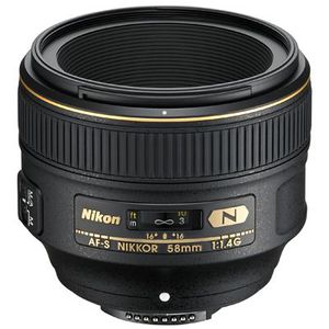 Nikon AF-S Nikkor 58mm f/1,4 G  Nikon FX