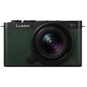 Panasonic Lumix DC-S9 + S 18-40mm f/4.5-6.3  Olive