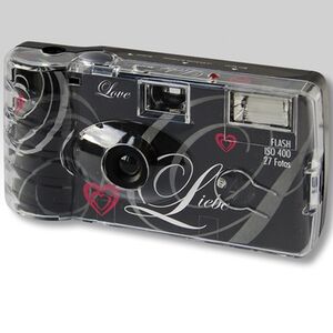 Q&L Einwegkamera Liebe schwarz mit Blitz ISO 400 für 27 Aufnahmen 