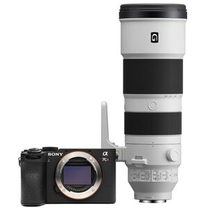 Sony Alpha 7C R (ILCE-7CR) + 200-600mm f/5.6-6.3 G OSS  schwarz