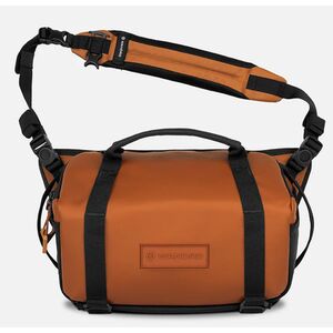 Wandrd ROGUE V2 Sling  9 L Sedona Orange