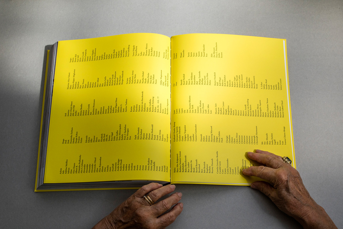 Schnappschuss 60 - Daily Portrait Berlin - Blick ins Buch