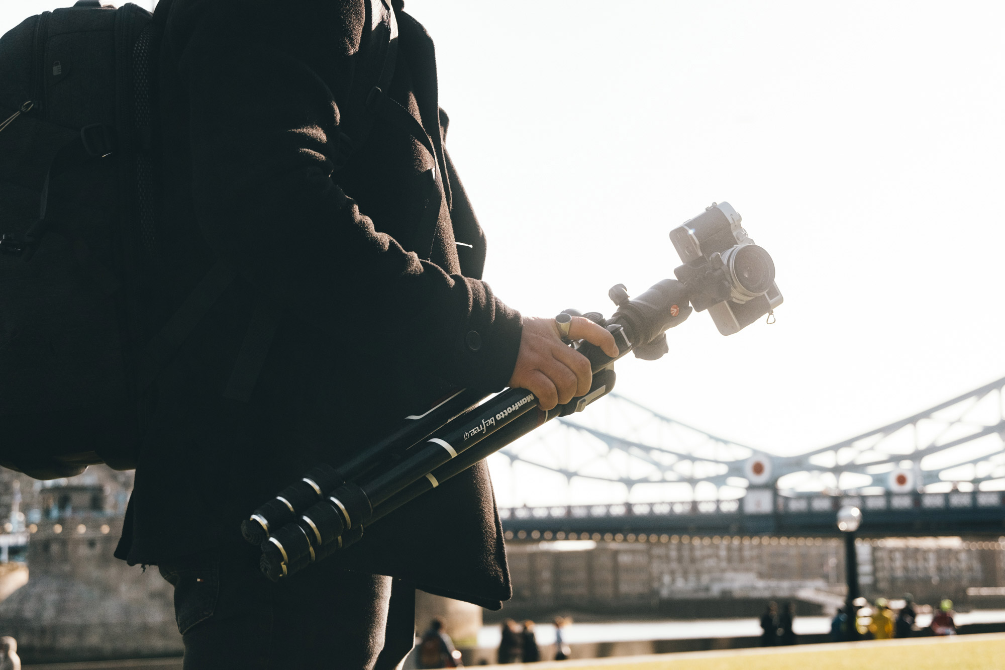 Der Manfrotto Befree eignet sich mit der umlegbaren Mittelsäule perfekt für Makro und 