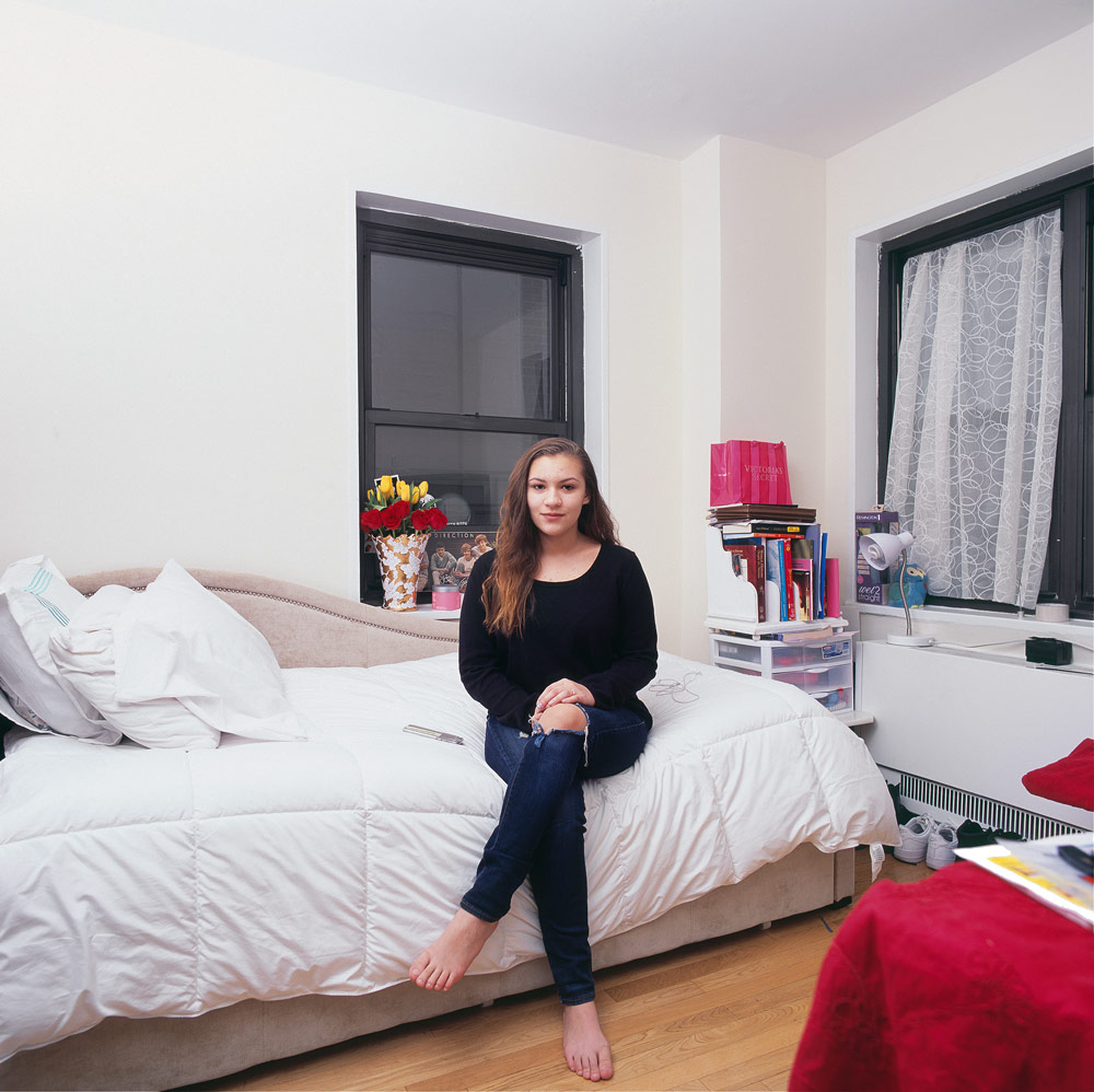 Mädchen in Jugendzimmer