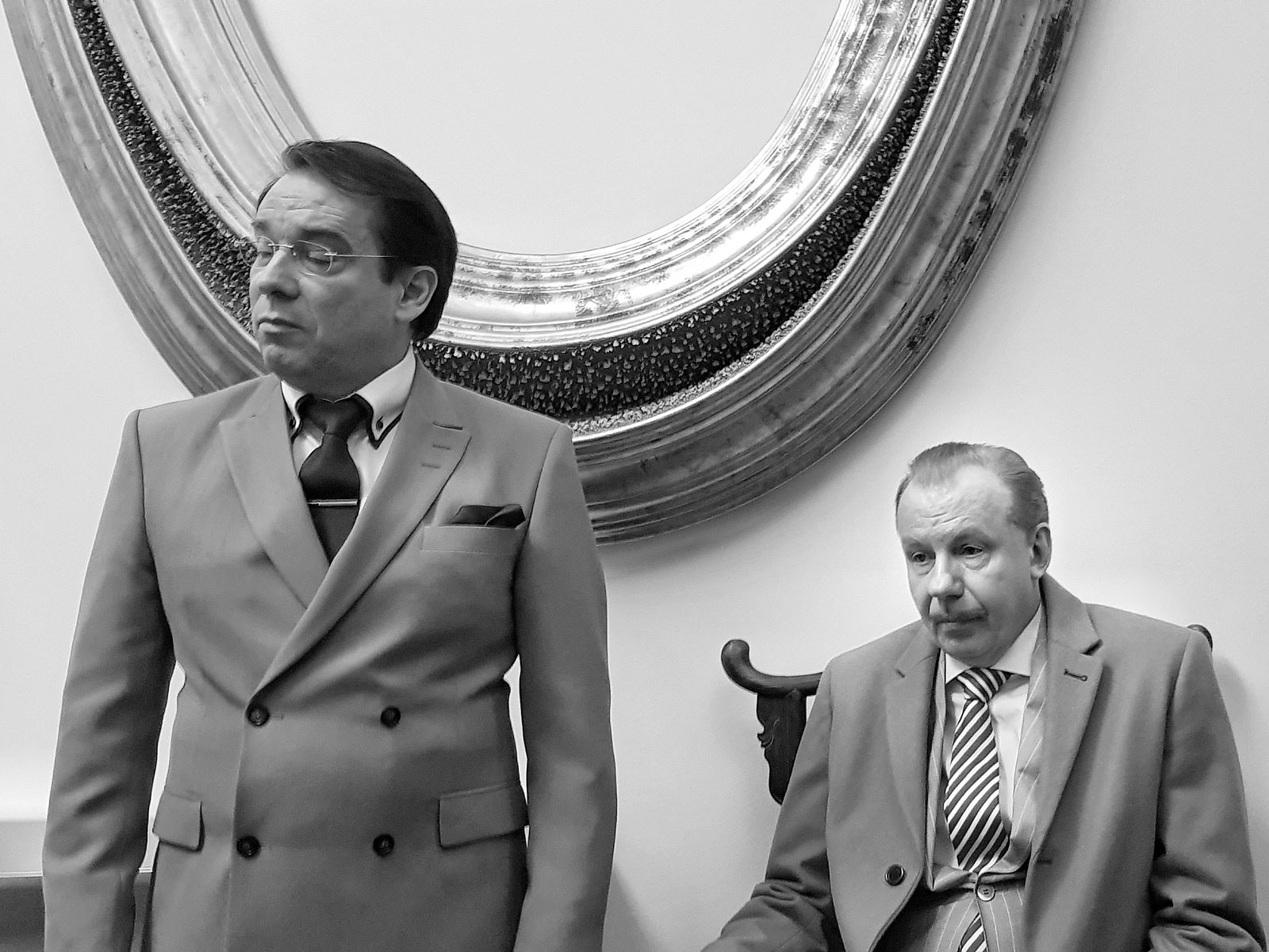 Zwei Männer im Anzug