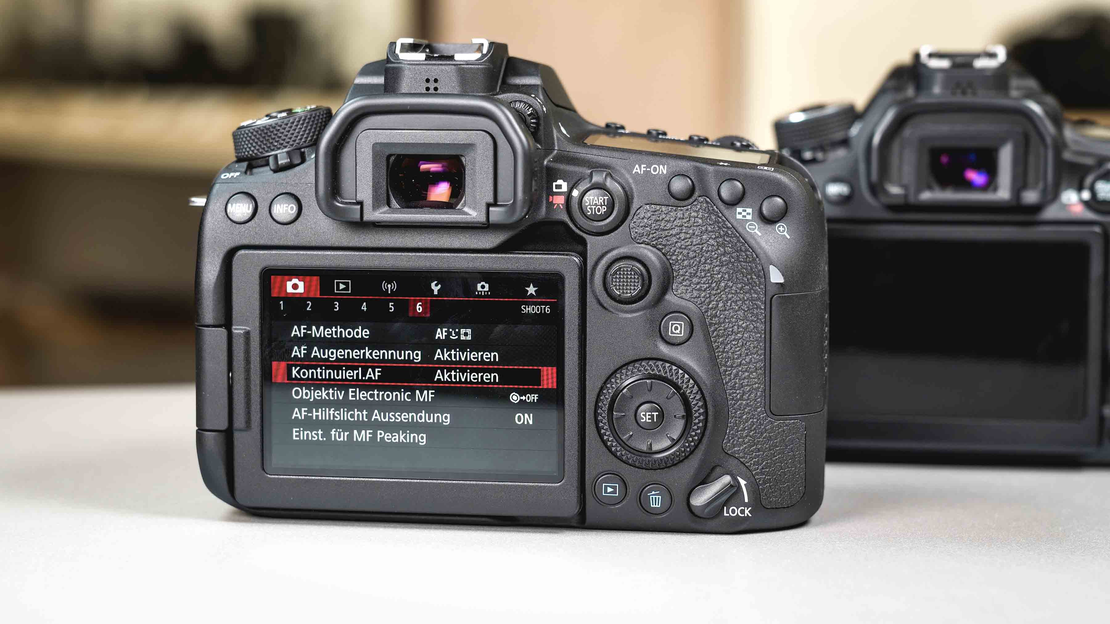 Canon EOS 90D vs 80D