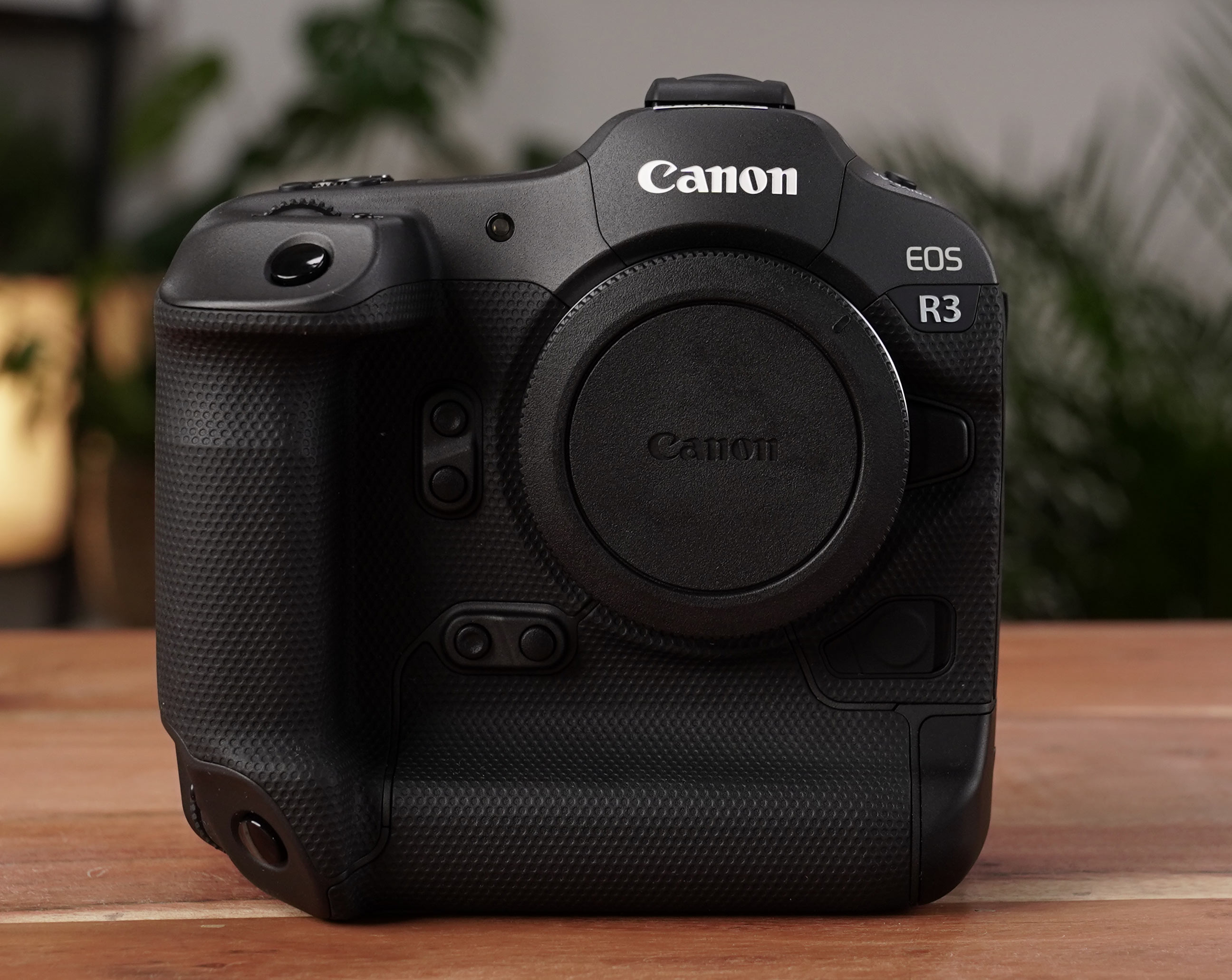 Canon EOS R3 Front-Ansicht