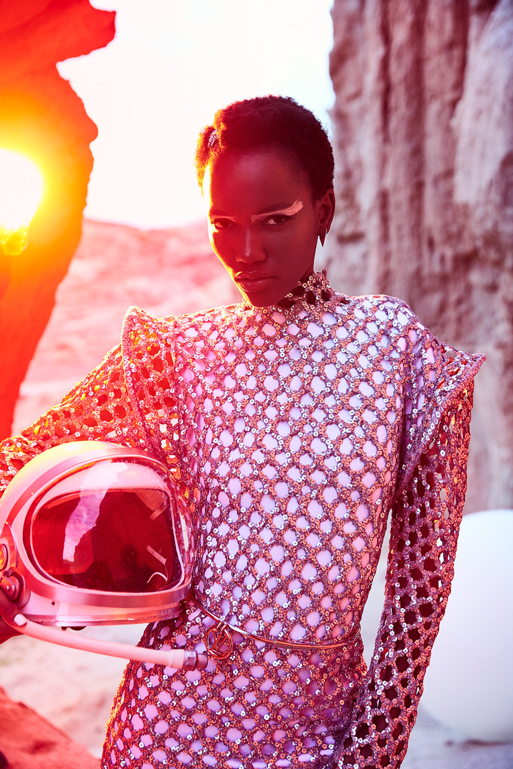 Frau im Weltraumanzug