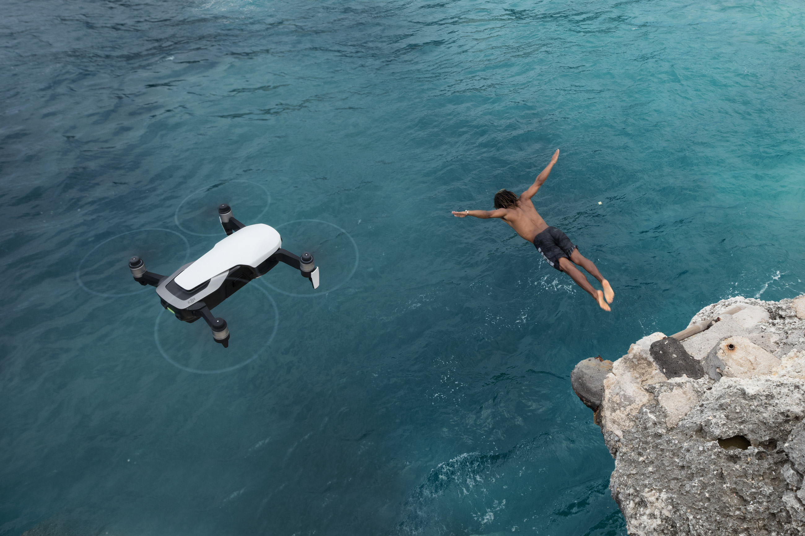 dji-mavic-air-mini-drohne