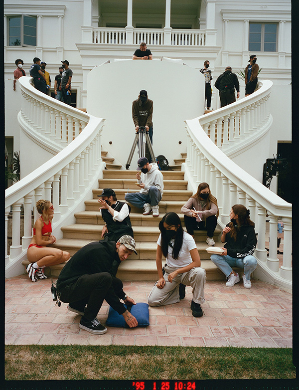 Foto: Eddy Chen. Ein unbearbeitetes Foto wÃ¤hrend der Dreharbeiten zu The Idol