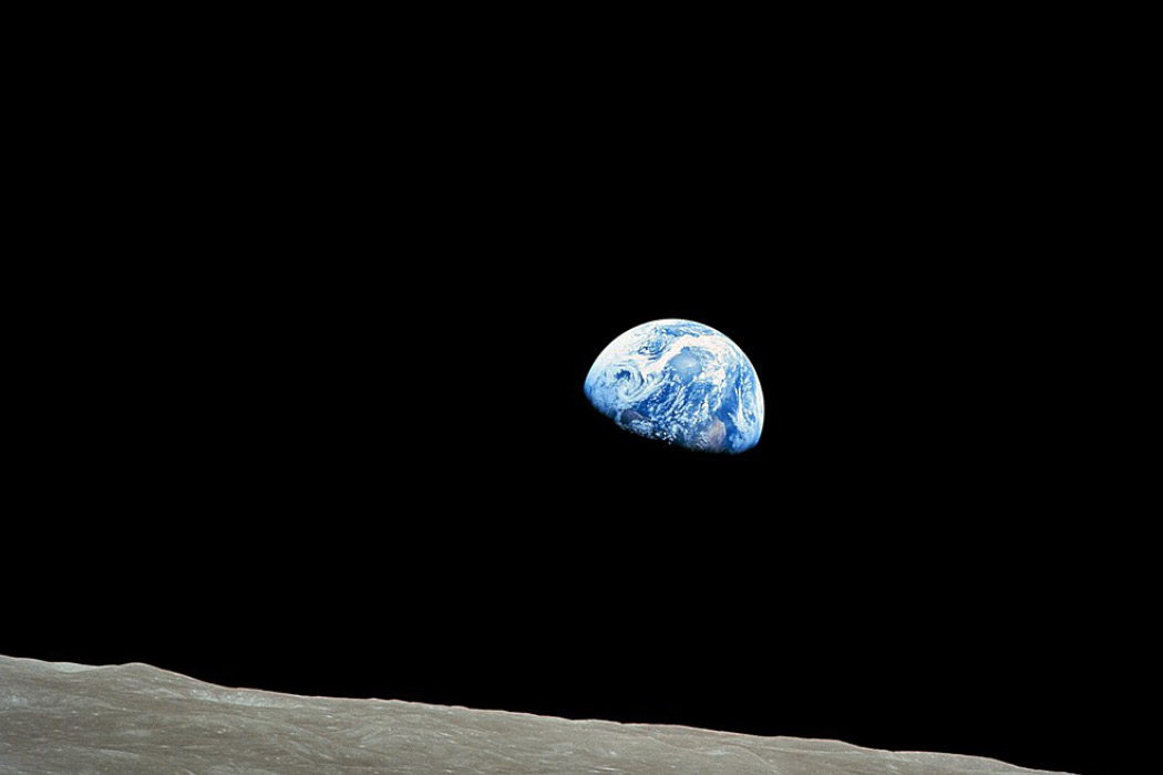 Erstes Bild der Erde