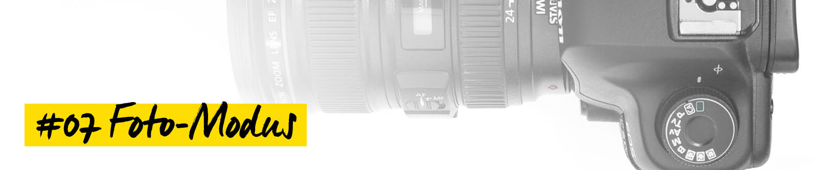 Canon Kamera auf weißem Hintergrund