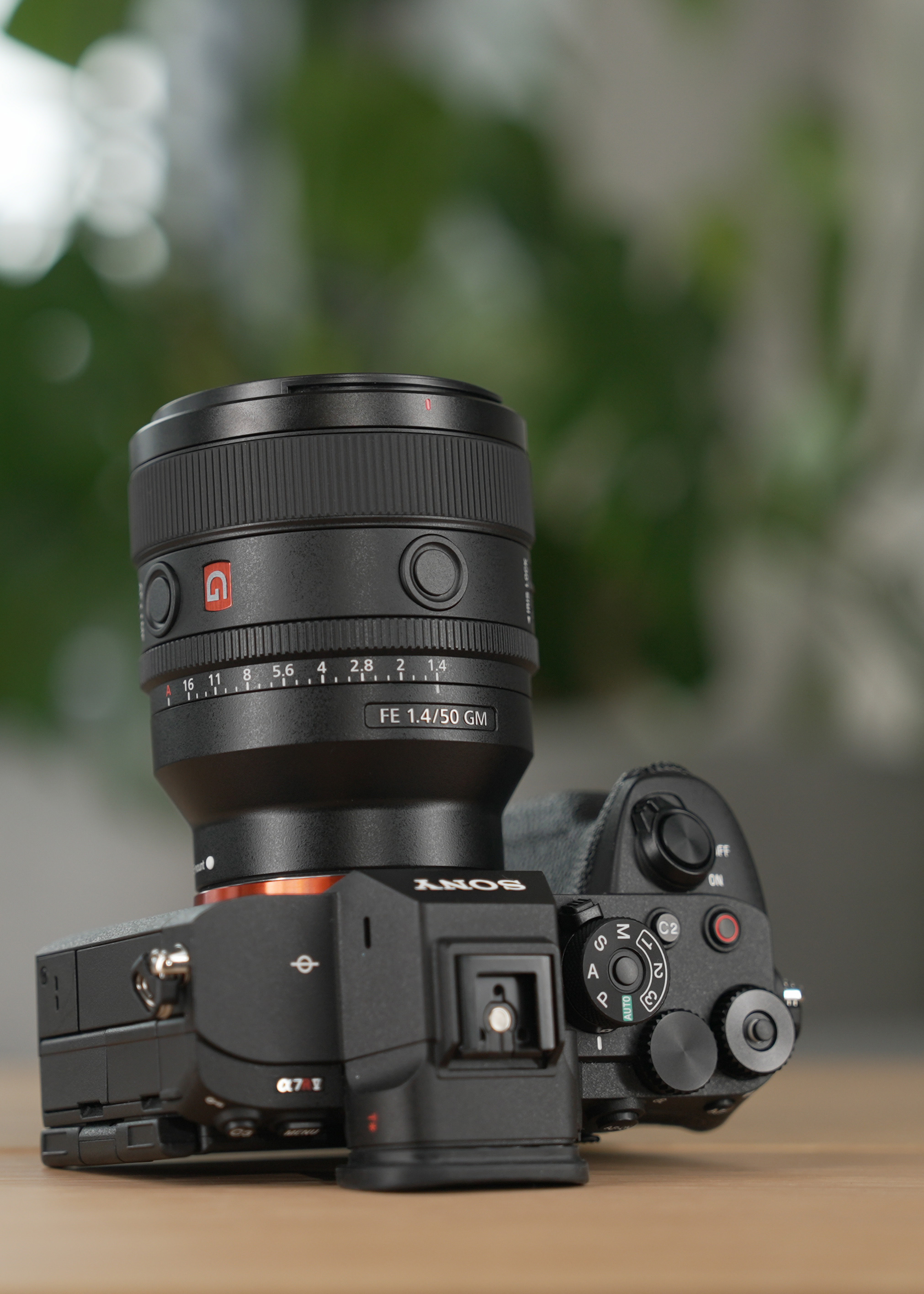 Hcohwertiges Glas wie das der G Master Objektive fÃ¼r die maximale BildqualitÃ¤t