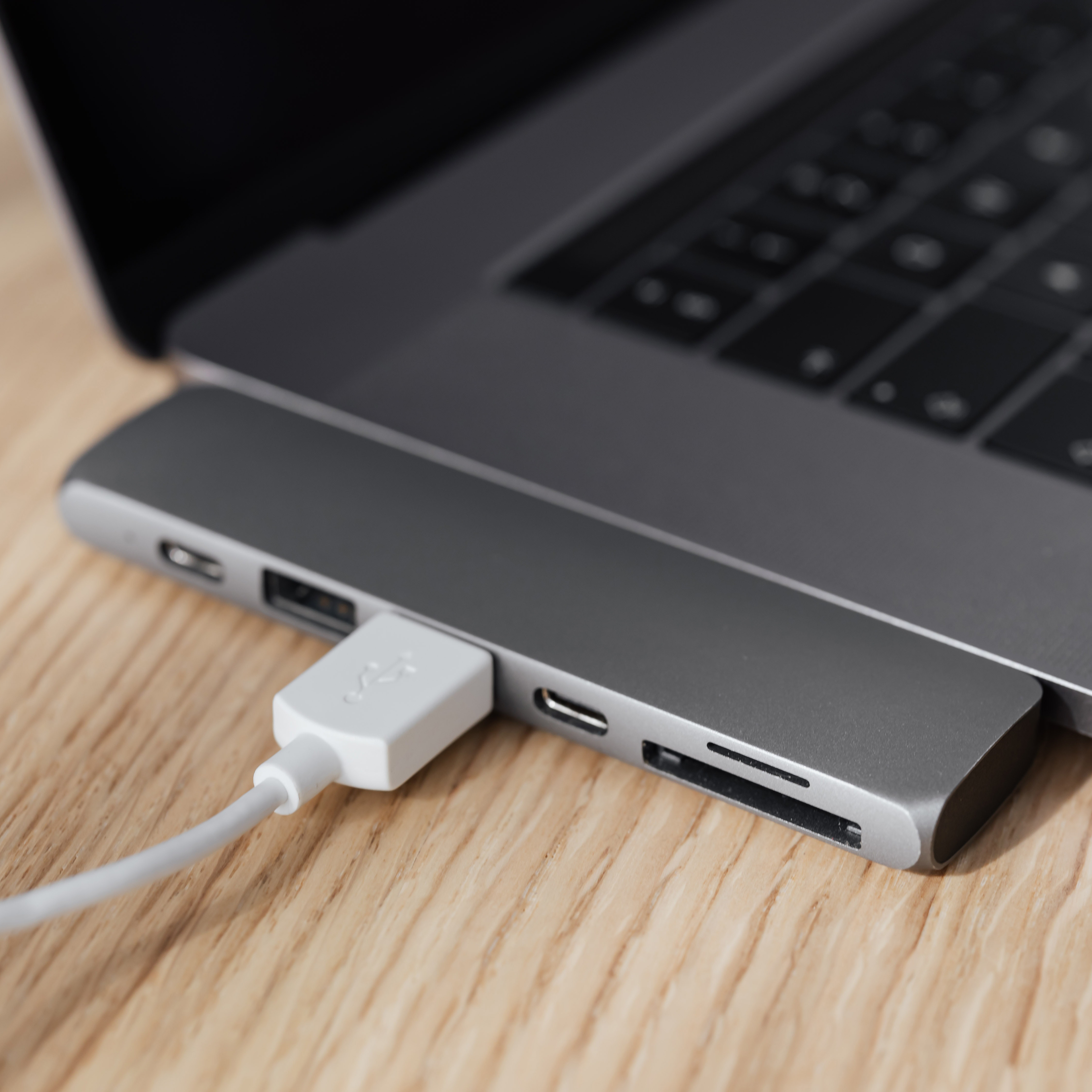 Lesegerät für Speicherkarten wie SD Karten und Micro SD Karten