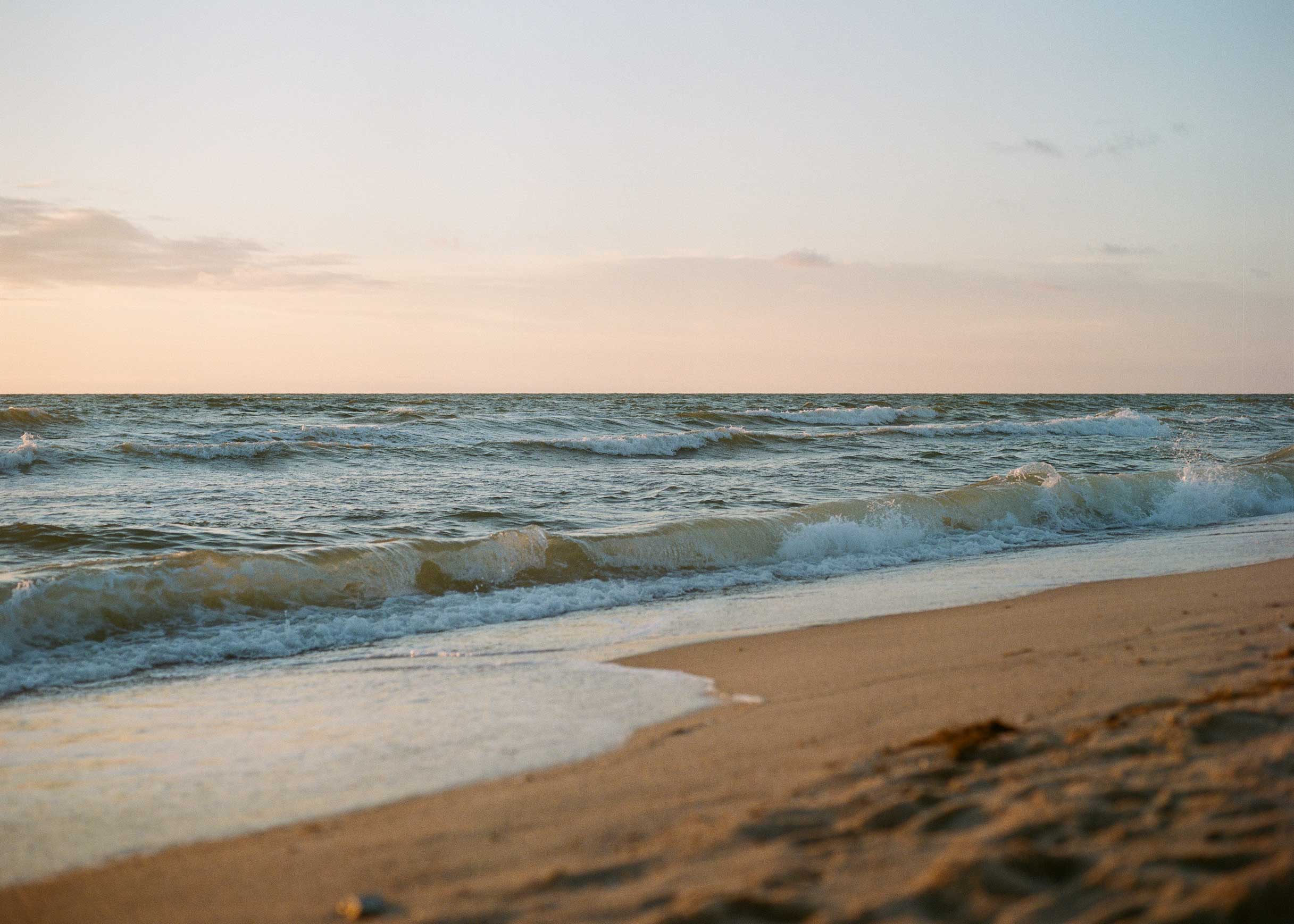 Red Cliffs Sylt (Lennart Filthuth - Mamiya 645, Kodak Portra 400)