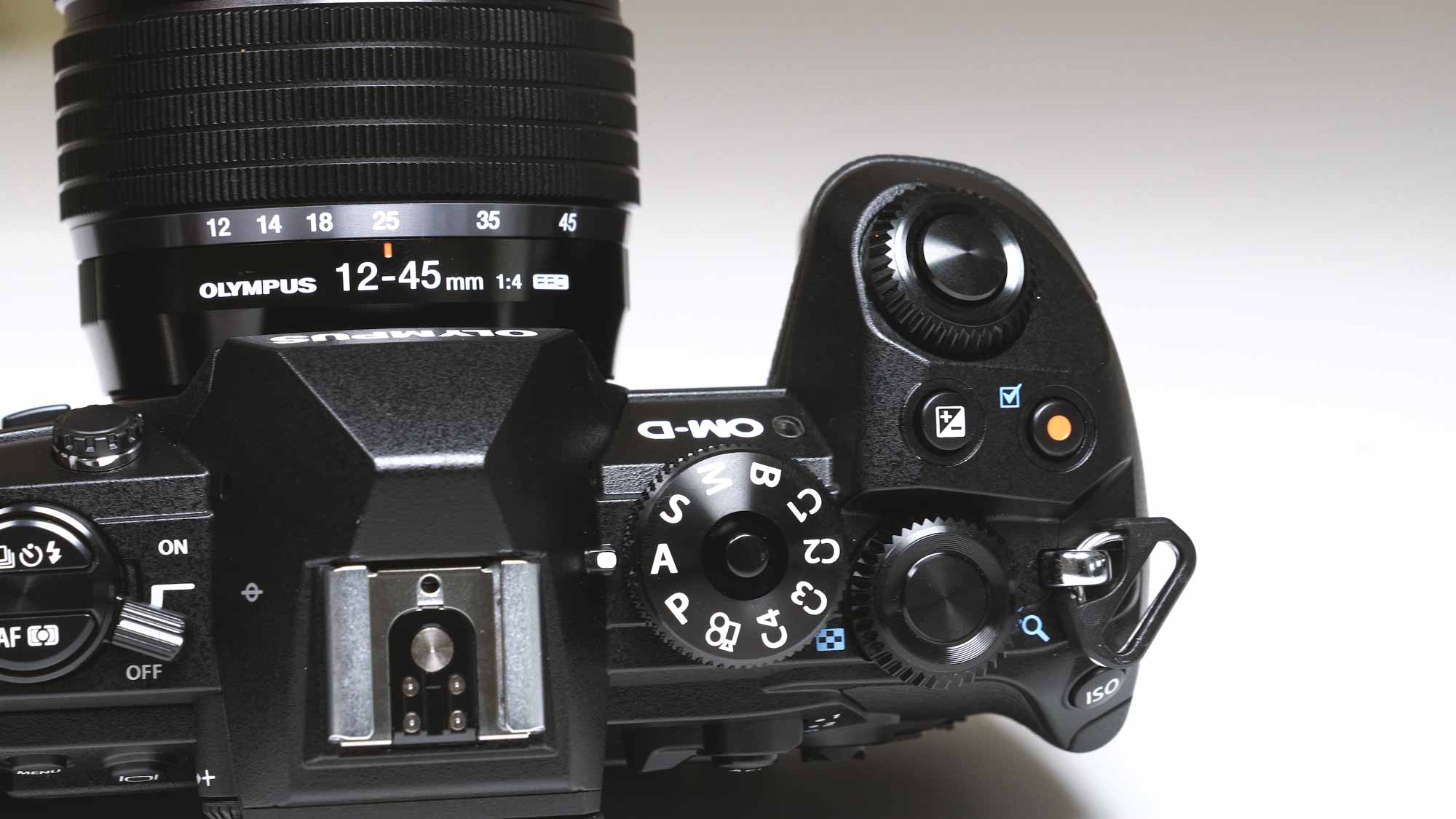 Olympus OM-D Em1 Mark III hinten