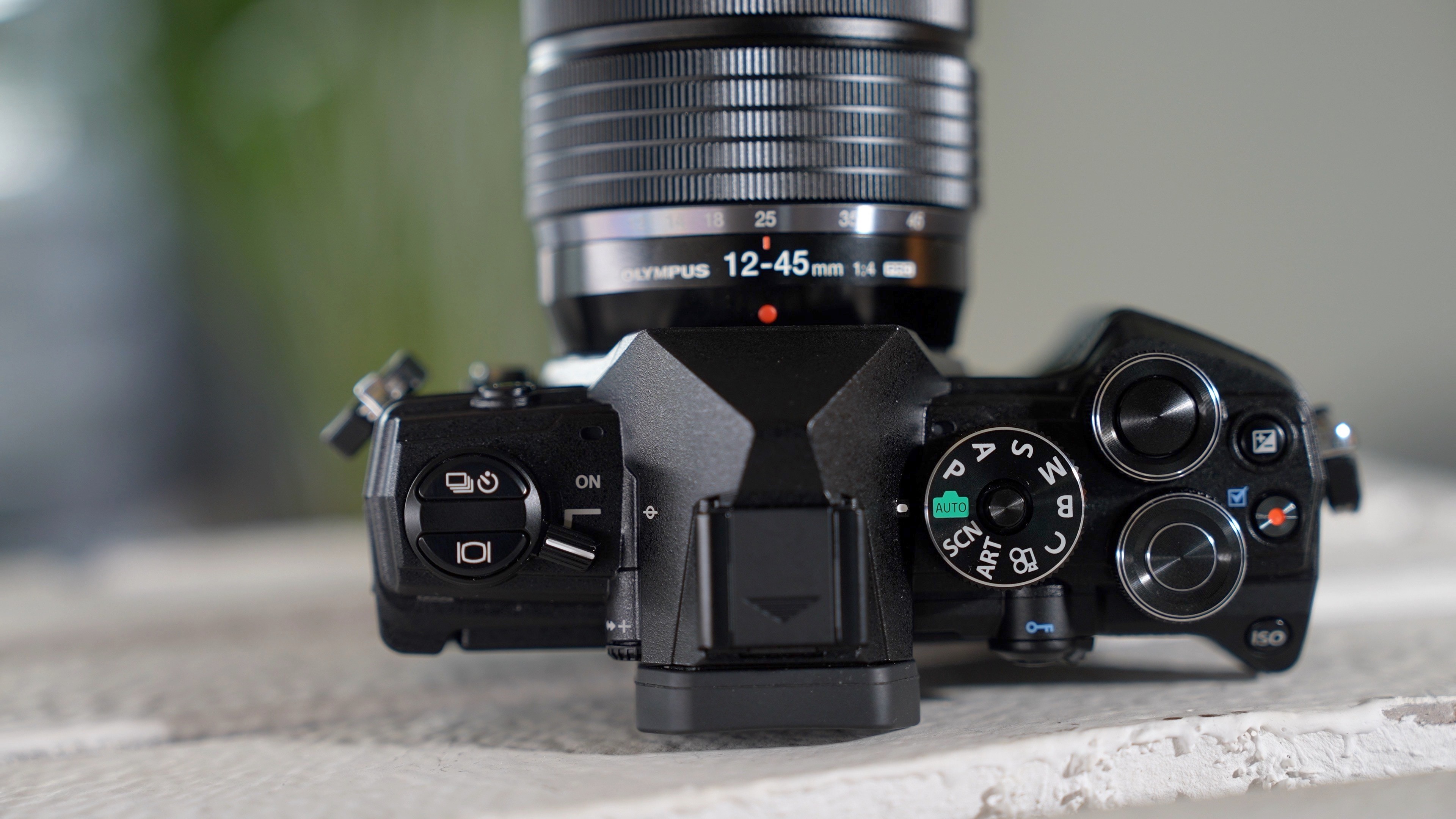 OM-System OM-5 mit einem 14-45mm