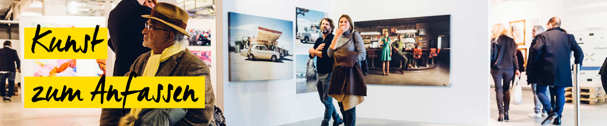 erste Besucher der Photo Popup Fair in D&uuml;sseldorf