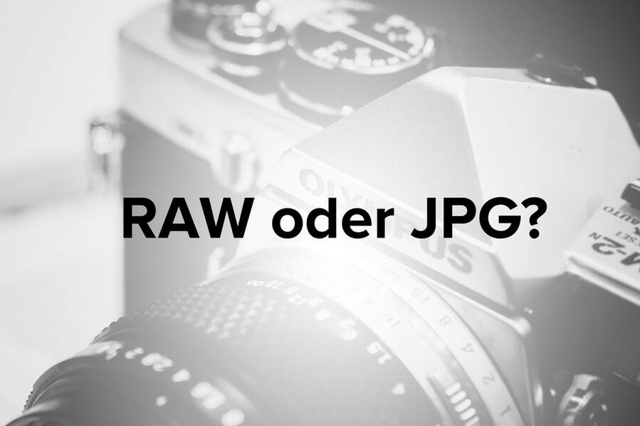 Kamera mit weissem Hintergrund