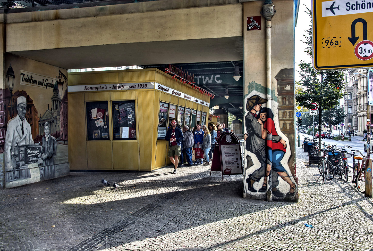 Laden unter Br&uuml;cke